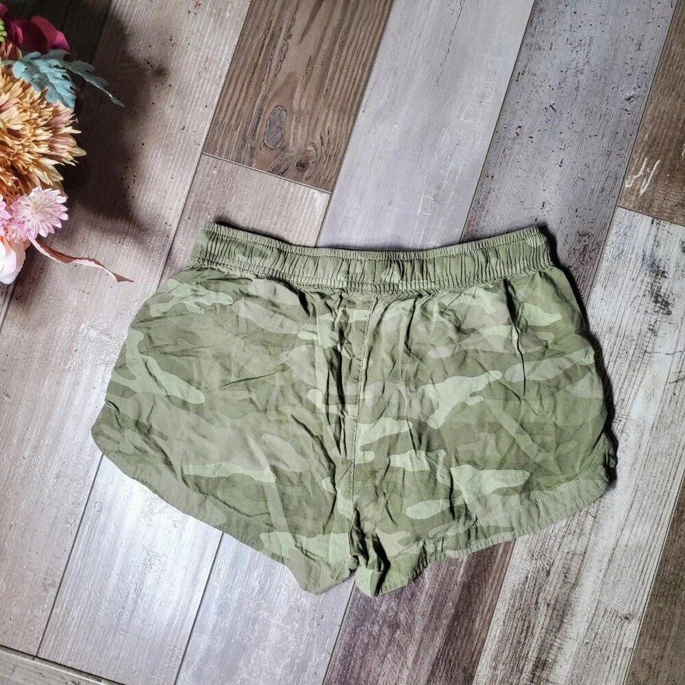 SO Camouflage 100% Rayon Elastic Waist Drawstring Shorts with Pockets XS NWOT - Picture 9 of 12